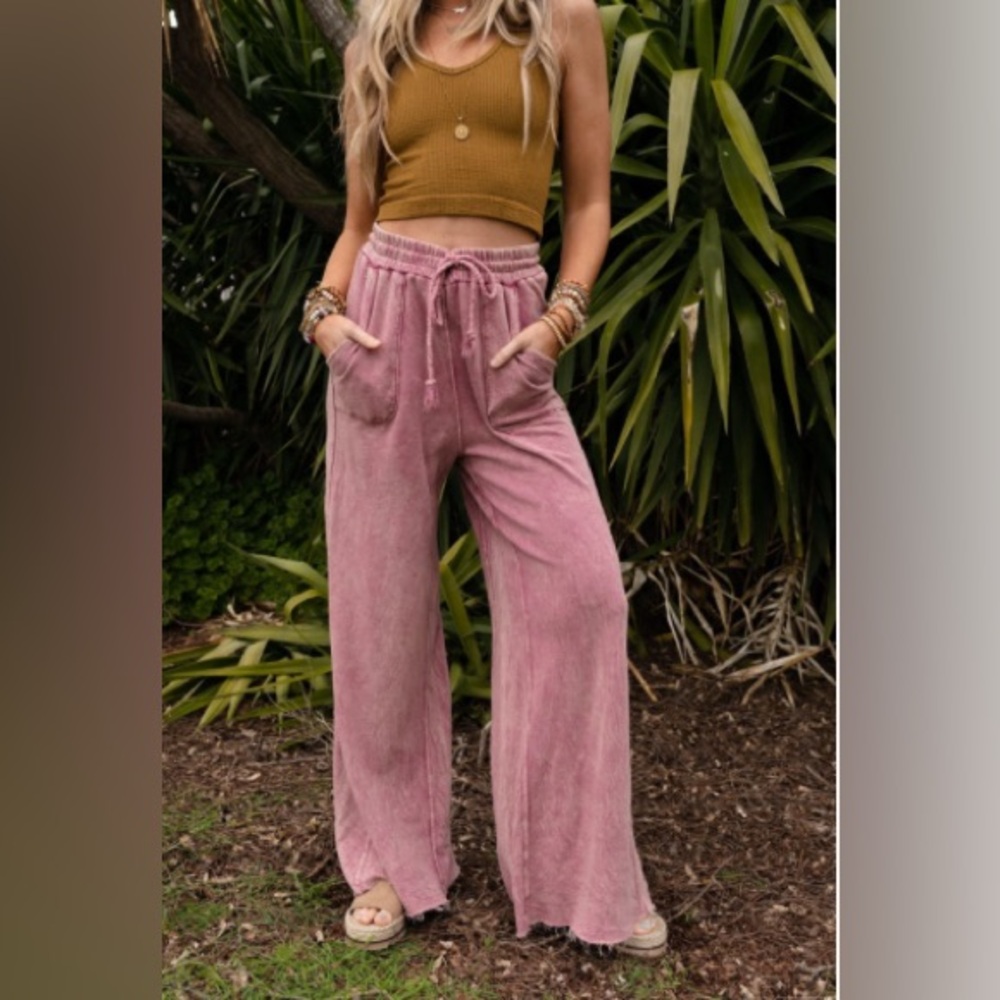 Relaxing wide leg pants! Purple, worn once.